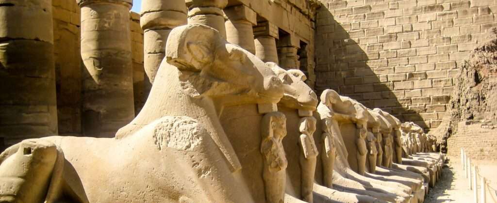 Private And Group Day Tours To Luxor From Hurghada. Visit Valley of the Kings, Hatshepsut Temple, Karnak Temple. All Inclusive & Transport Only Option Day Trips