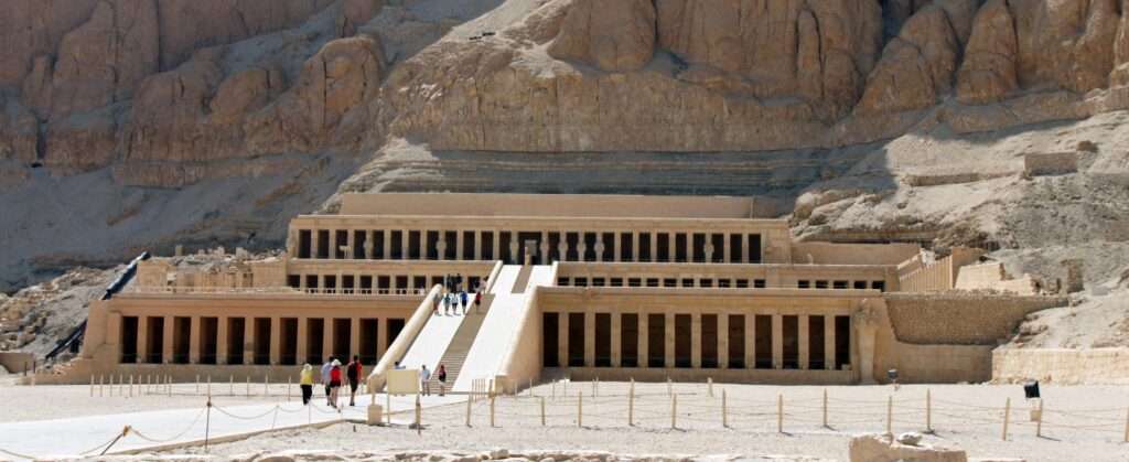 Private And Group Day Tours To Luxor From Sahl Hasheesh. Visit Valley of the Kings, Hatshepsut Temple, Karnak Temple. All Inclusive & Transport Only Options.